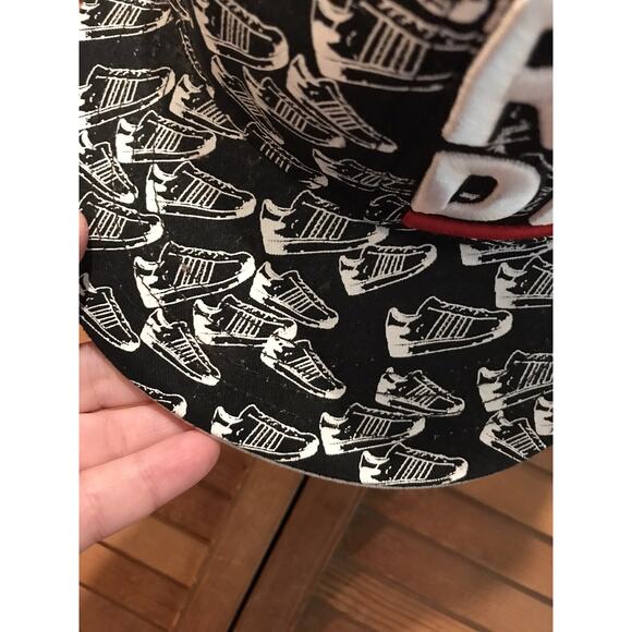 Black and White Cap - Picture 3 of 9